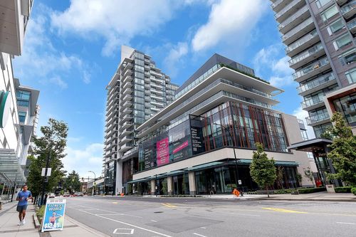 412-135 E 13th St, North Vancouver, BC, V7L | Card Image