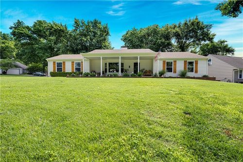 4901 Pawnee Dr, Roeland Park, KS, 66205-1548 | Card Image