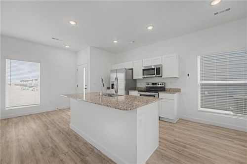 651 St Charles Pl, Bentonville, AR, 72713-4077 | Card Image