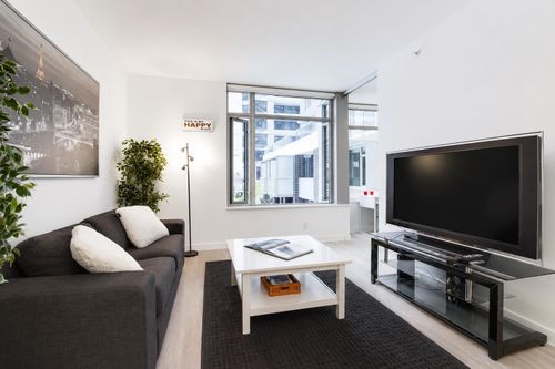 212-1661 Quebec St, Vancouver, BC, V6A0H2 | Card Image