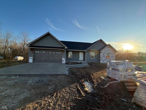 1604 S Layton Station Rd, Veedersburg, IN, 47987-8470 | Card Image