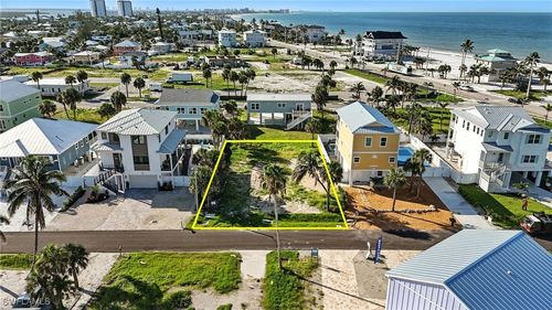 130 Mid Island Dr, FORT MYERS BEACH, FL, 33931-3722 | Card Image