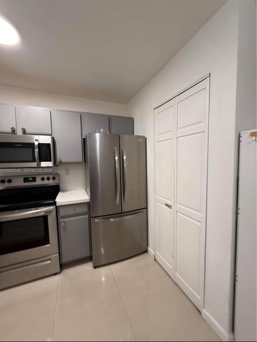 2198-2198 Ne 167th St, North Miami Beach, FL, 33162-3446 | Card Image