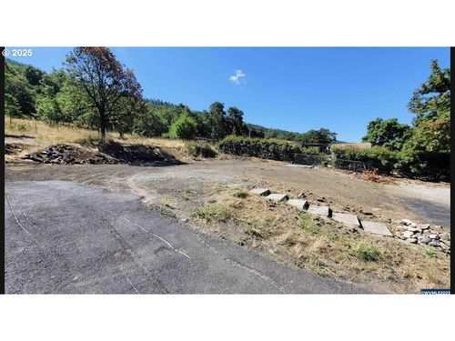972 Arburnia St, Myrtle Creek, OR, 97457-9386 | Card Image