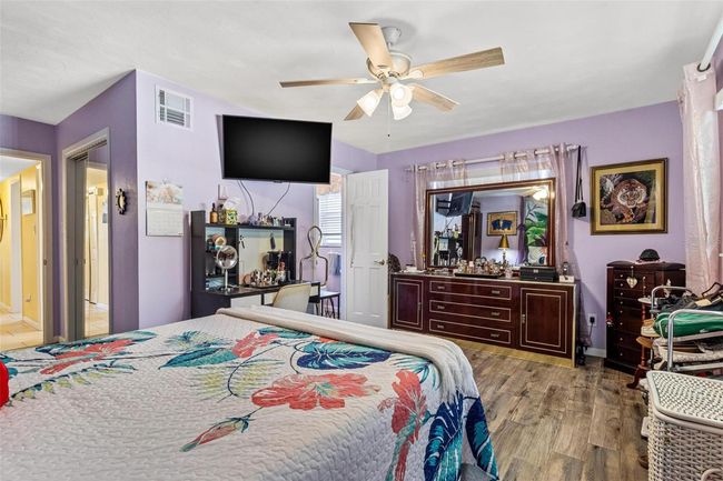 10448 Hetrick Cir W, House other with 3 bedrooms, 2 bathrooms and null parking in Largo FL | Image 15