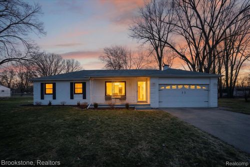 6227 Mckenzie Dr, Flint, MI, 48507-3835 | Card Image