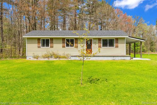 2671 Barth Rd, Smiths Creek, MI, 48074-1102 | Card Image