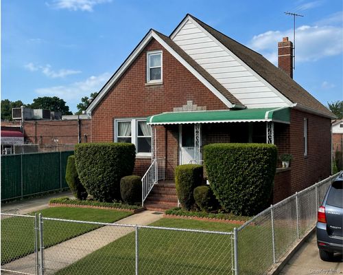 83-50 257th St, Glen Oaks, NY, 11004-1639 | Card Image