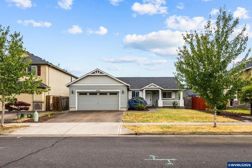 3090 Reed Ave, Woodburn, OR, 97071-4600 | Card Image