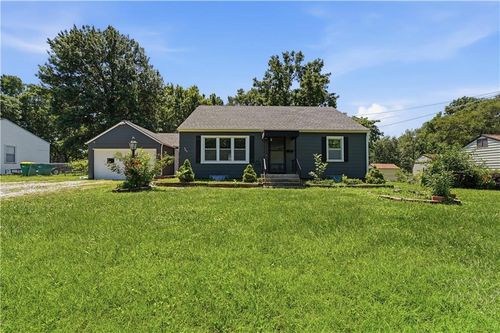 505 Ne 74th Ter, Gladstone, MO, 64118-1728 | Card Image