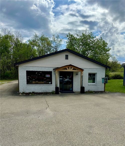 417 S Center Ave, New Stanton, PA, 15672-9712 | Card Image