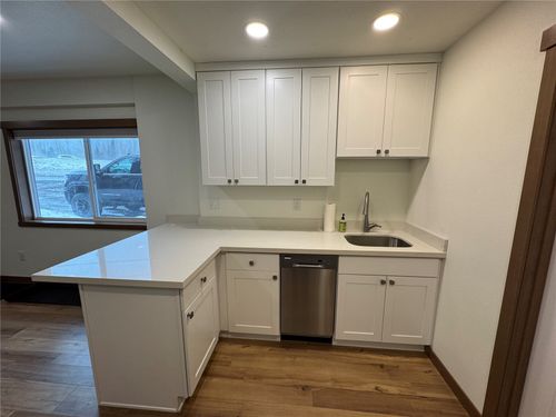 1b-30 Milwaukee Lane, Snoqualmie Pass, WA, 98068 | Card Image
