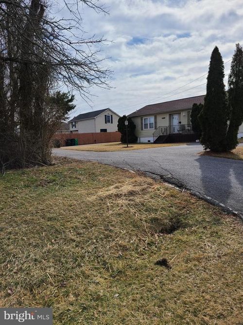 4911 Lottsford Vista Rd, BOWIE, MD, 20720-4218 | Card Image