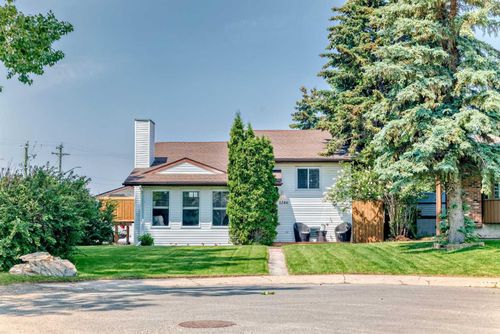 1246 Osler Ave, Crossfield, AB, T0M0S0 | Card Image
