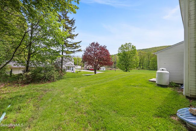 205 - 203205 Main St, Home with 5 bedrooms, 3 bathrooms and 3 parking in Hancock MA | Image 6
