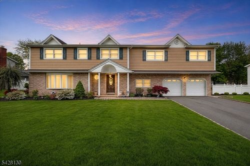 184 Stonehenge Ter, Clark, NJ, 07066-2033 | Card Image