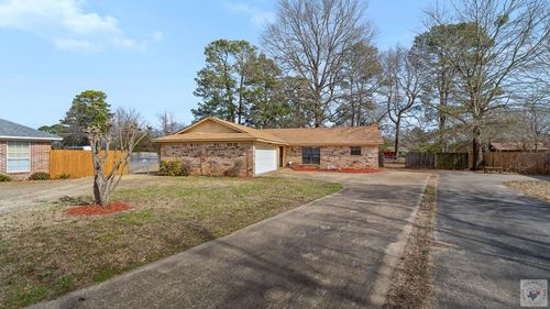 8 Kay Cir, Nash, TX, 75569-3016 | Card Image
