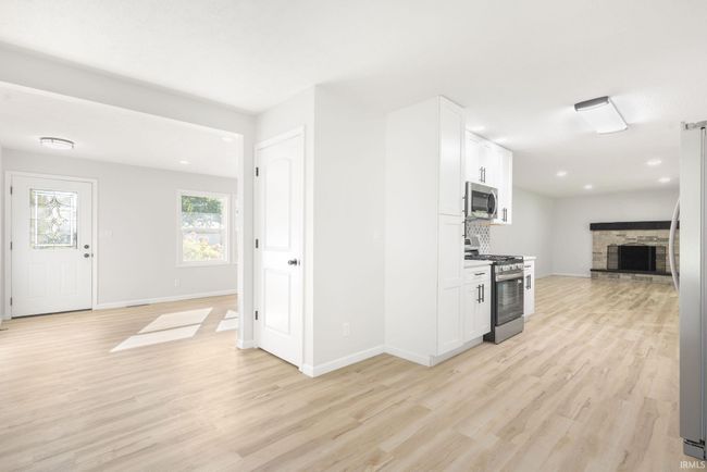 54737 Country Manor Pl, House other with 3 bedrooms, 2 bathrooms and null parking in Elkhart IN | Image 8