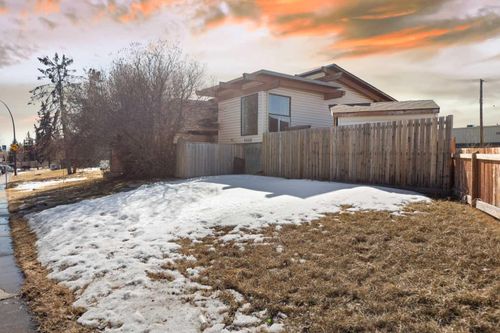 5505 Maddock Drive Ne, Home with 2 bedrooms, 1 bathrooms and 2 parking in Calgary AB | Card Image