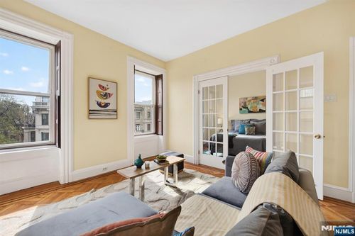 938 Hudson St, Hoboken, NJ, 07030-5149 | Card Image