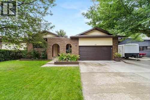 25 Westheights Drive, Didsbury, AB, T0M0W0 | Card Image