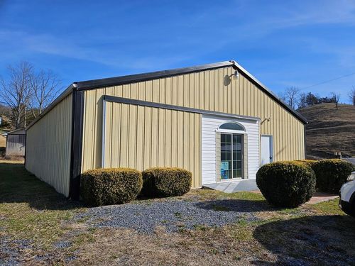 106 Chrysler Dr, Lebanon, VA, 24266-5308 | Card Image