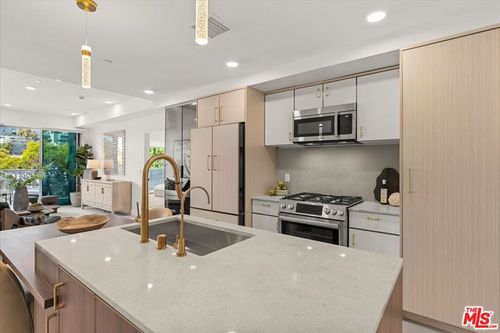 202-1257 N Sweetzer Ave, West Hollywood, CA, 90069-3001 | Card Image