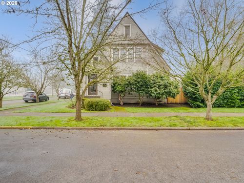 1036 Ne Cowls St, McMinnville, OR, 97128 | Card Image