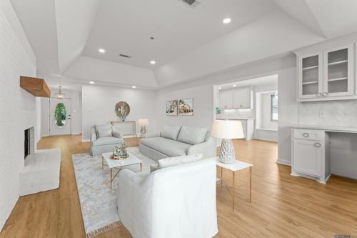 18049 Keystone Ave, Greenwell Springs, LA, 70739-4415 | Card Image