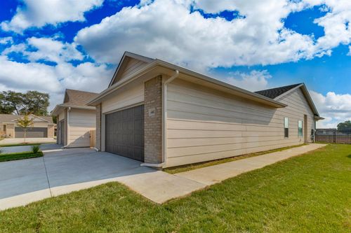 5503 N Sandkey Cir, Wichita, KS, 67204 | Card Image