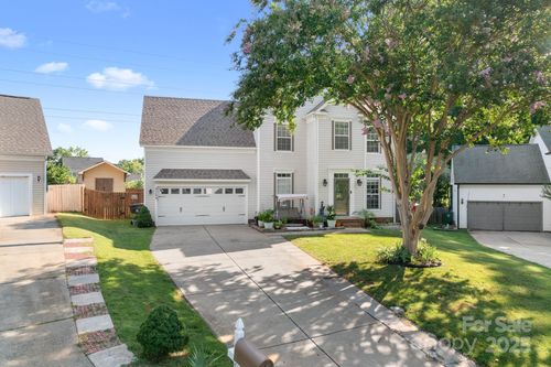 5104 Timbertop Ln, Charlotte, NC, 28215-7563 | Card Image