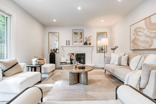 39 Ferrah St, Unionville, ON, L3R1N6 | Card Image