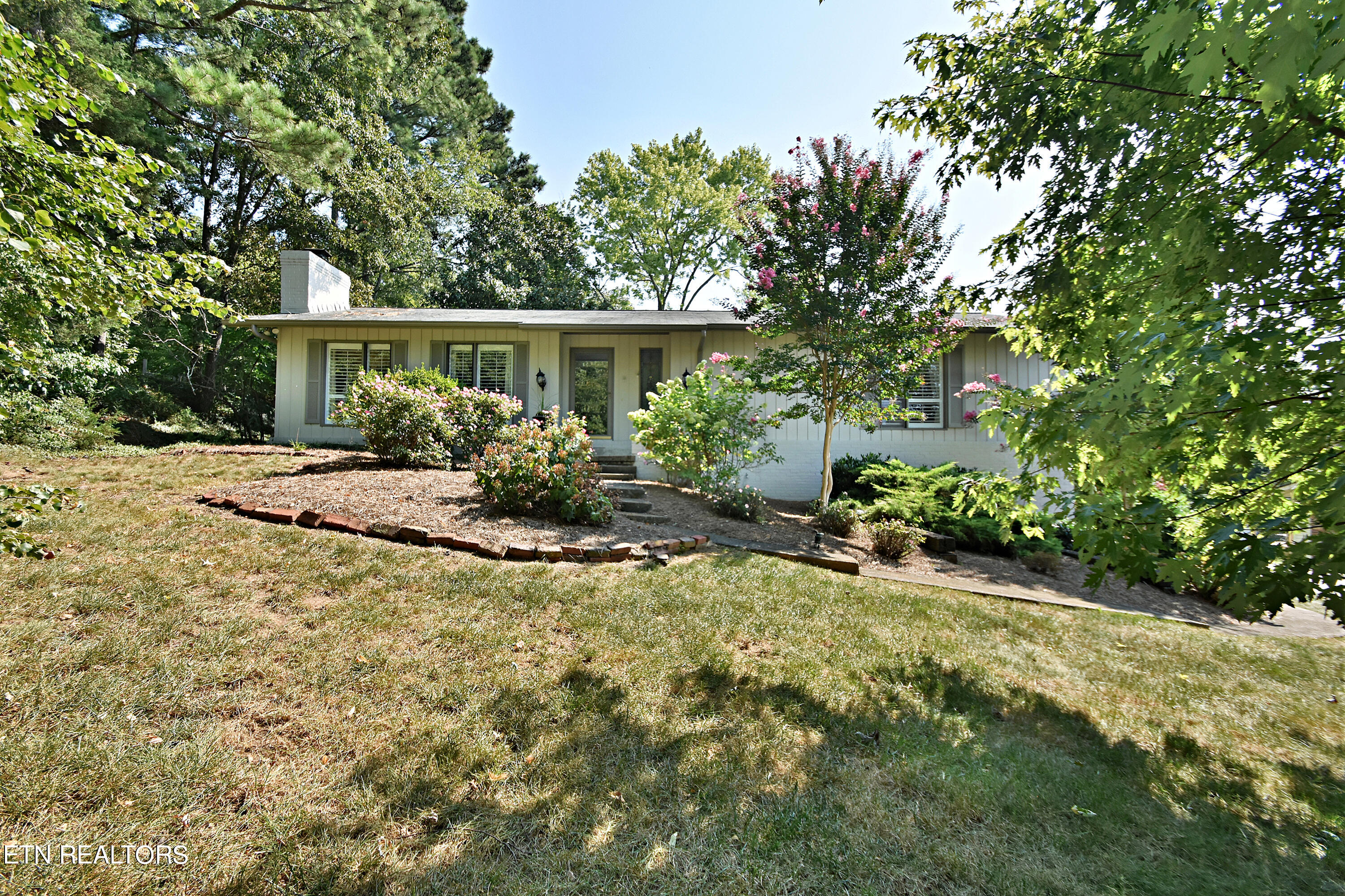 Hightop Trl, Knoxville, TN 37923