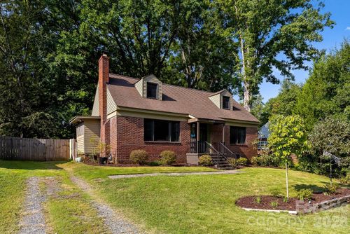 2220 Arnold Dr, Charlotte, NC, 28205-3818 | Card Image