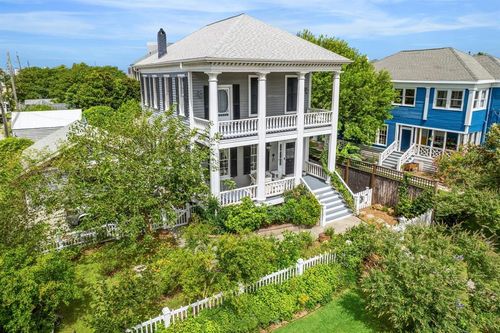 607 11th St, Galveston, TX, 77550-5024 | Card Image