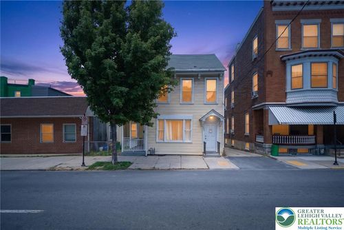 733 Chew St, Allentown, PA, 18102-4069 | Card Image