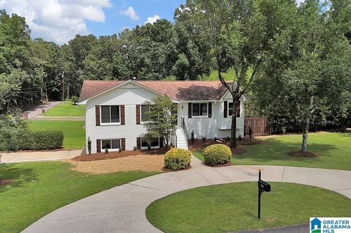 1641 Glenridge Dr, BESSEMER, AL, 35022-4092 | Card Image