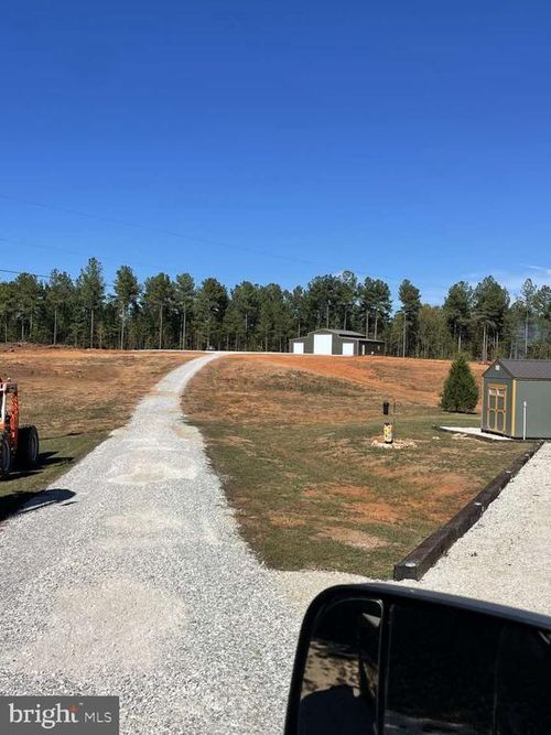 300 Grizzly Ln, Appomattox, VA, 24522-3105 | Card Image