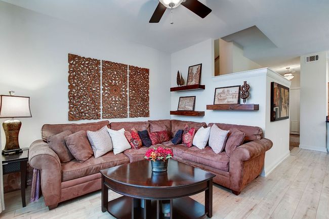 APT-1404 - 1201 Grove Blvd, Condo with 2 bedrooms, 3 bathrooms and 2 parking in Austin TX | Image 6