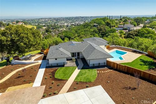 1026 Merry Hill Rd, Paso Robles, CA, 93446-2044 | Card Image