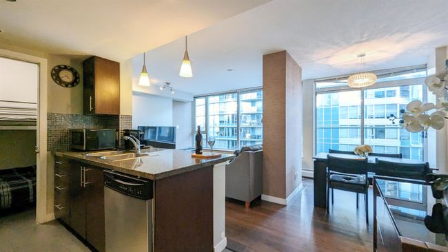 606 - 618 Abbott Street, Condo with 1 bedrooms, 1 bathrooms and null parking in Vancouver BC | Image 4