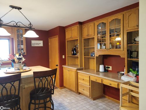 610 Sw 3rd St, Eagle Grove, IA, 50533-2011 | Card Image