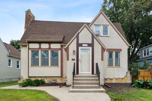 4428 Park Ave, Minneapolis, MN, 55407-3540 | Card Image