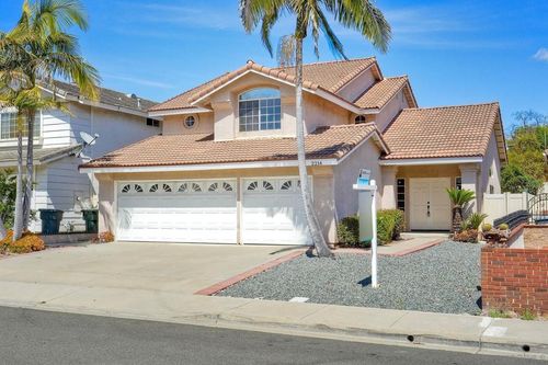 2214 Brookhaven Pass, Vista, CA, 92081-8334 | Card Image