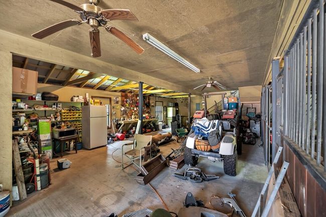 565 Lost Hunters Cyn, House other with 5 bedrooms, 5 bathrooms and 3 parking in China Spring TX | Image 70