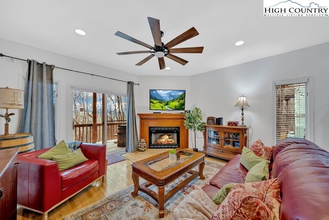 201 - 164 Evergreen Springs Ct, Condo with 2 bedrooms, 3 bathrooms and null parking in Blowing Rock NC | Image 29