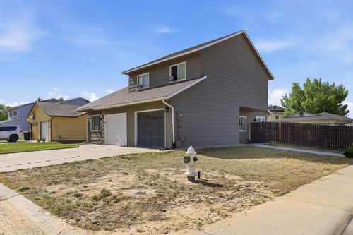 946 Fulton St, Mills, WY, 82644-5089 | Card Image
