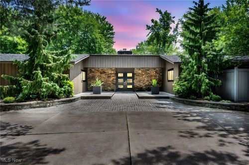 13079 Falling Water Rd, Strongsville, OH, 44136-4308 | Card Image