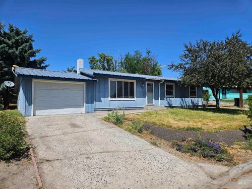 682 Whiting Ave, Weiser, ID, 83672-1520 | Card Image