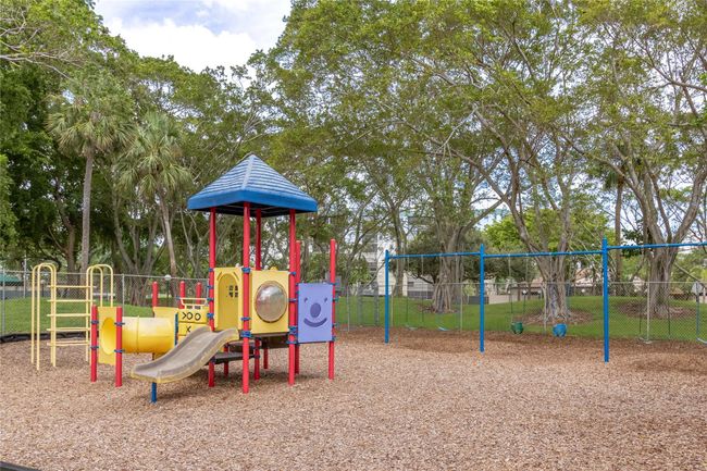 APT-319 - 2316 S Cypress Bend Dr, Condo with 2 bedrooms, 2 bathrooms and null parking in Pompano Beach FL | Image 21
